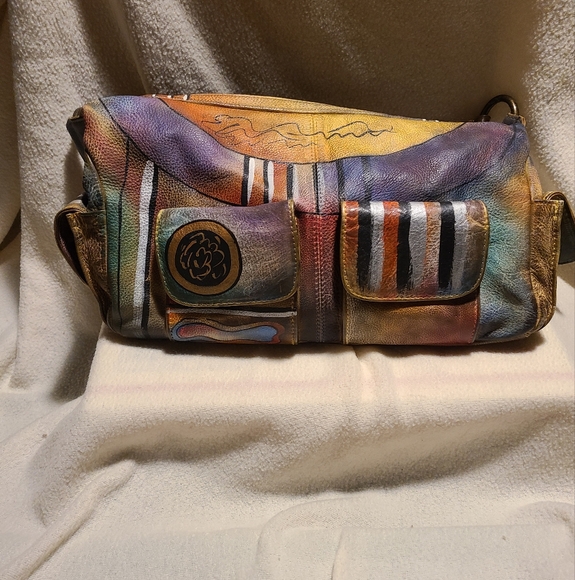 Womans Anuschka bag
